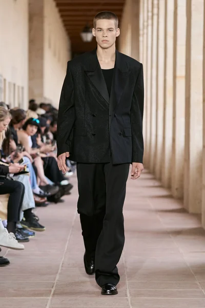 Look 5